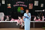 Gminne uroczystości z okazji Dnia Kobiet, przy mikrofonie Pani Paulina Stafijowska - Dyrektor Domu Kultury w Kraśniczynie