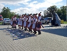 Festyn ''Łączymy Pokolenia'', tańczy Zespół Pieśni i Tańca ''Lublin'' im. Wandy Kaniorowej.