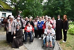 Spotkanie Absolwentów w Laskach. Zdjęcie grupowe.