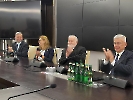 Wernisaż wystawy ''Jak najlepiej się da''. Na zdjęciu Pan Paweł Kacprzyk, Pani Kamila Miler-Zdanowska, Senatorowie -Kazimierz Wiatr i Stanisław Karczewski.