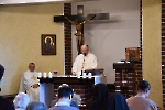 Kaplica Domu Nadziei, Msza Św.,przy ołtarzu ks. Ryszard Podpora