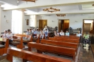 Kaplica w Domu Nadziei, Uczniowie, Nauczyciele w czasie krótkiej modlitwy