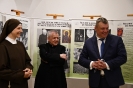 Wystawa w budynku Soli Deo dotycząca ks. kard. Stefana Wyszyńskiego, s. Liliana, ks. Antoni, p. Robert Gmitruczuk
