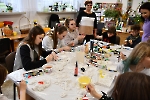 Warsztat Terapii Zajęciowej, Dzieci i Młodzież dekorują odlewy gipsowe