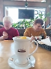 Chwila relaksu przy kawie i przekąsce w restauracji w Nowym Targu
