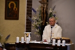 Kaplica Domu Nadziei, Msza Św., przy ołtarzu ks. Antoni