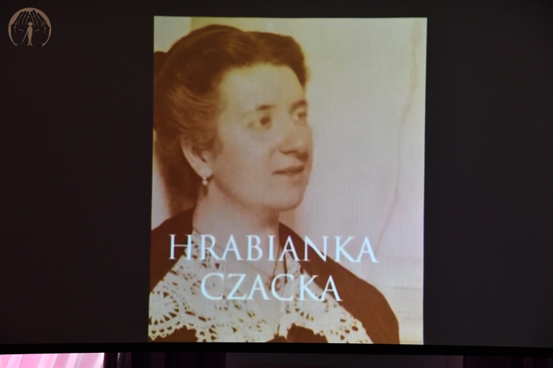 Ekran projekcyjny, portret hrabianki Róży Czackiej